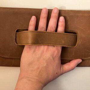 Able Mare Clutch Brown